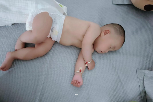 汶上宝宝总是摇头怎么回事